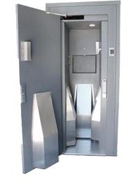 Puerta esclusa unipersonal, vista interior